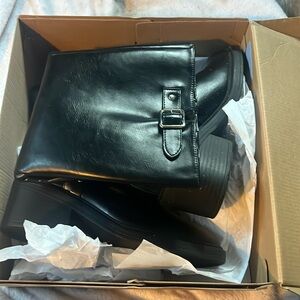 Black knee-high boots size 7